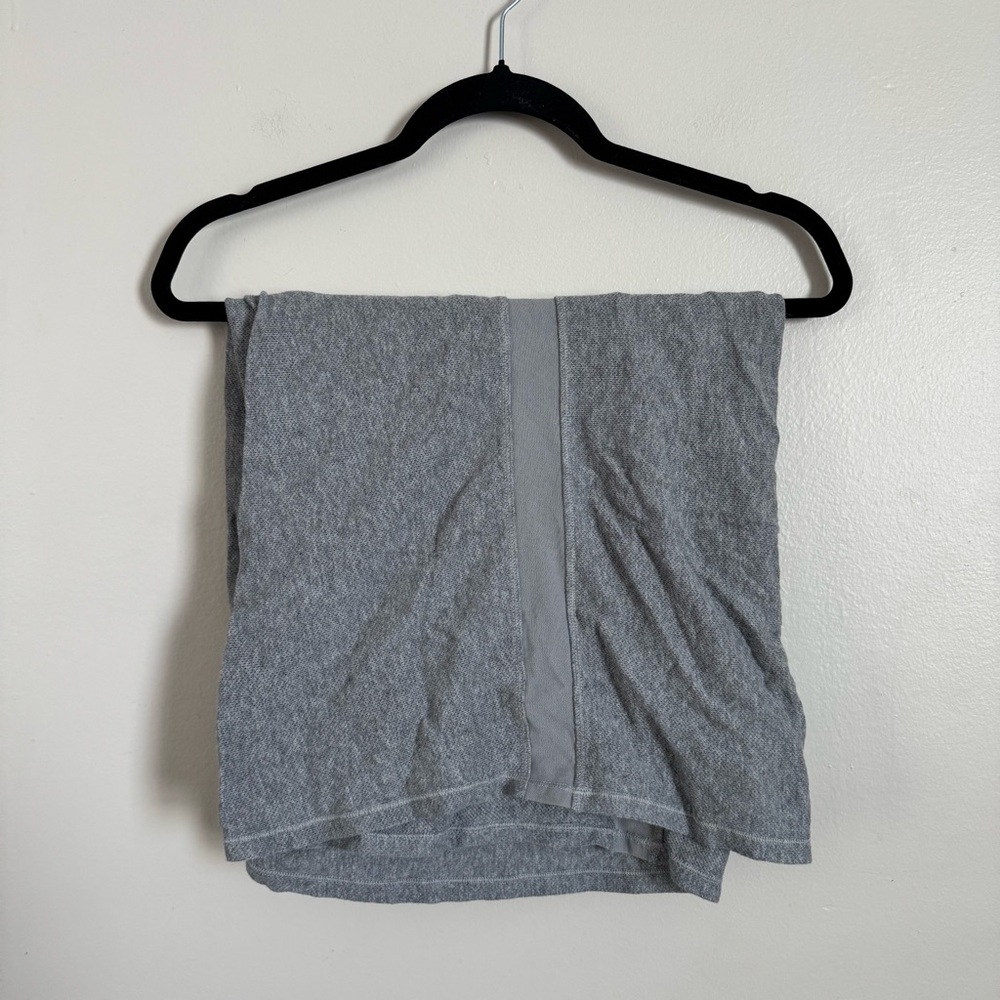 LuLuLemon Gray Infinity Scarf - size O/S